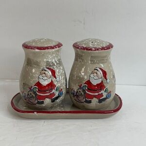 NWT Santa Claus Salt pepper shakers with Tray